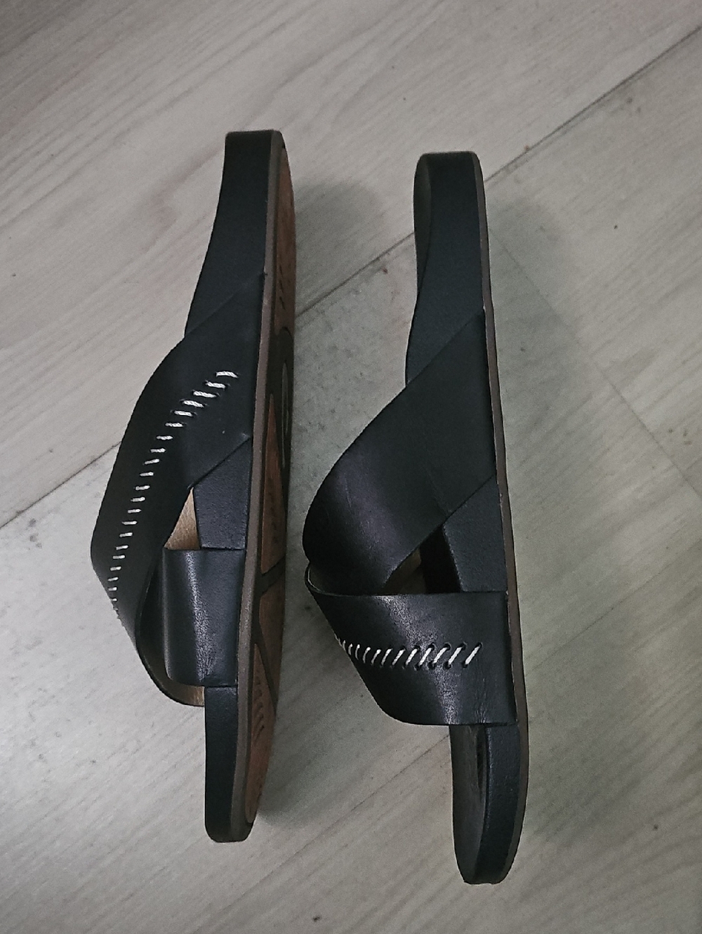Olukai Women's Sandals Kipe'a 'Olu Slide Sz 9 Black Leather & soles cross strap - Picture 7 of 8